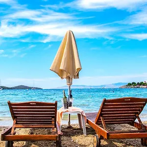 https://blue-bay-beach-hotel.aegeanhotels.net